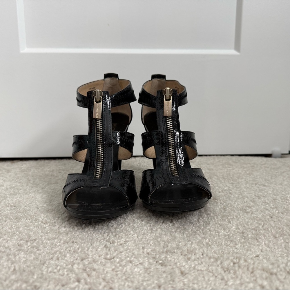 Michael Kors Black Strappy Women's Sandals size 6